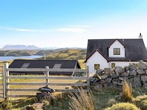 Contemporary, detached house in a stunning location | Creagach, Achnacarnin, near Lochinver