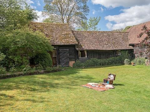 Dating from the mid-18th century these historic barns have been thoughtfully restored | Pheasants Hill Old Byre, Hambleden, near Henley-on-Thames