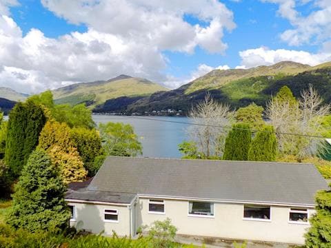 Wonderful holiday home overlooking  Loch Goil  | Feaugh Cottage, Lochgoilhead, near Inverary