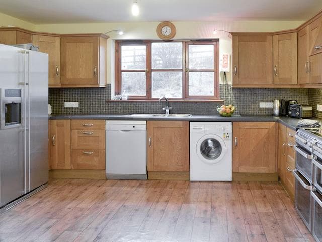 Well-equipped fitted kitchen | Elderberry House - Sherrill Farm Holiday Cottages, Dunterton, near Tavistock