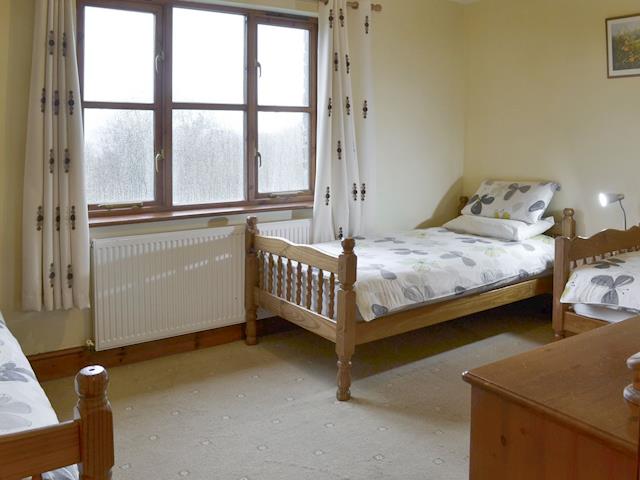 Useful triple bedroom | Chestnut House - Sherrill Farm Holiday Cottages, Dunterton, near Tavistock