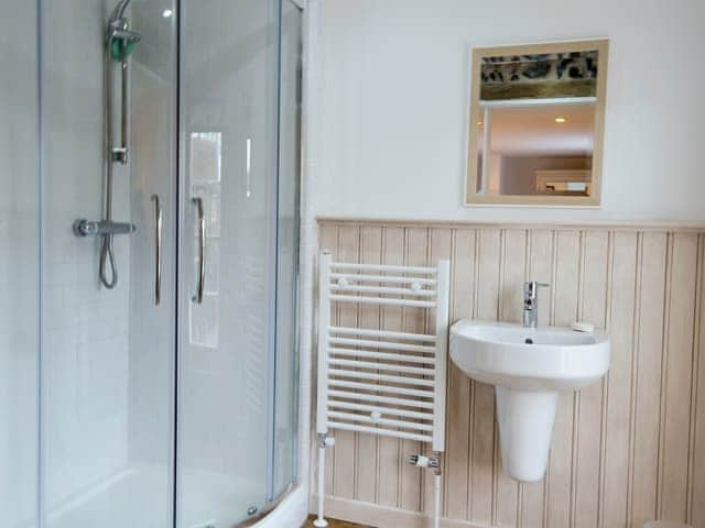 En-suite shower room | The Cottage, Broadstairs