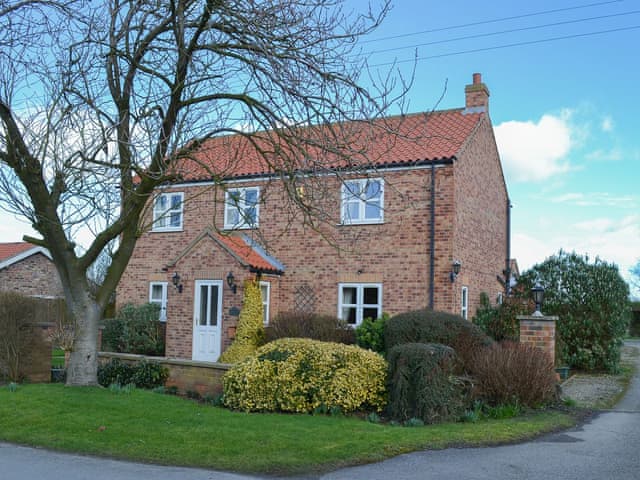 Spacious holiday cottage on the edge of the Yorkshire Wolds | Brompton Lodge, Potter Brompton, Scarborough