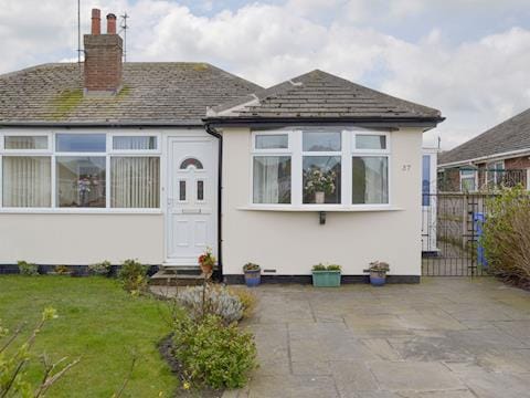 Attractive holiday home | Rossall Beach Cottage, Rossall, near Thornton-Cleveleys.