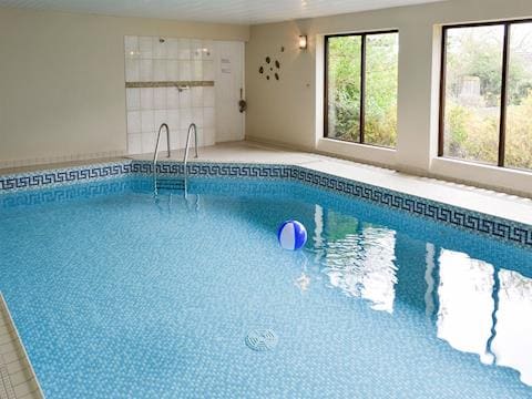 Luxurious indoor swimming pool | Riverside Cottage, Old Costessey