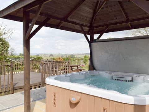 Luxurious hot tub | Green Haven, Narberth