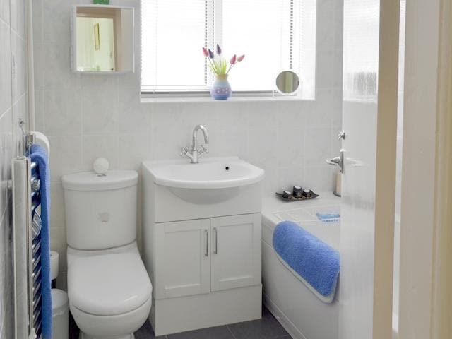 Family bathroom | Rossall Beach Cottage, Rossall, near Thornton-Cleveleys.