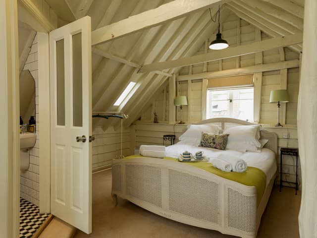 Relaxing bedroom with super kingsize bed and en-suite | The Dairy - Green Valley, Ubbeston, near Halesworth