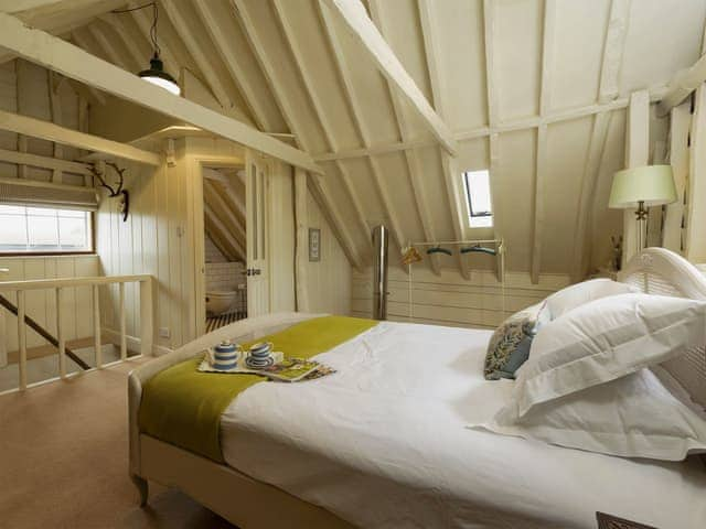 Relaxing bedroom with super kingsize bed and en-suite | The Dairy - Green Valley, Ubbeston, near Halesworth