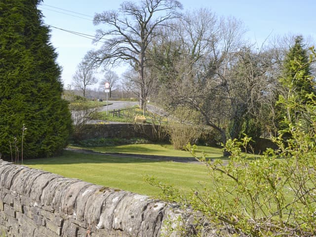 Enclosed lawned garden area | Swallows Barn Cottage - Colley Mill Farm, North Rode