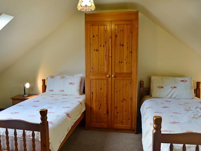 Cosy twin bedroom | Coriander - Sherrill Farm Holiday Cottages, Dunterton, near Tavistock