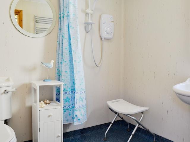 Wet room with toilet | Woodhouse Cottage, Dobshill, near Chester