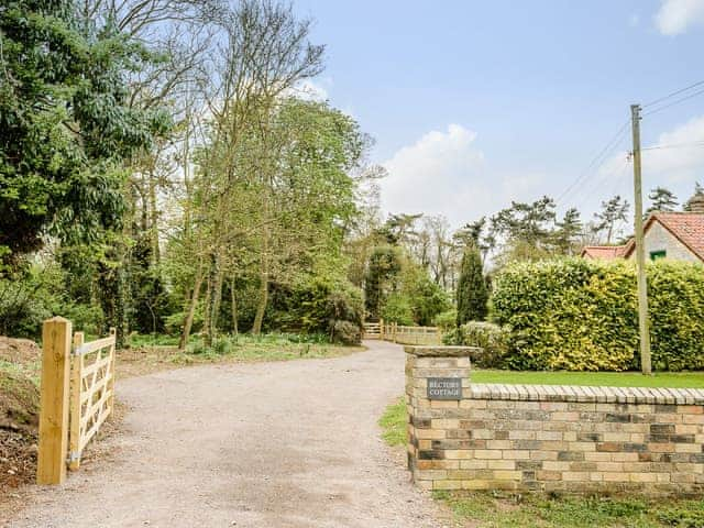 Driveway | Rectory Cottage, Blankney, near Lincoln