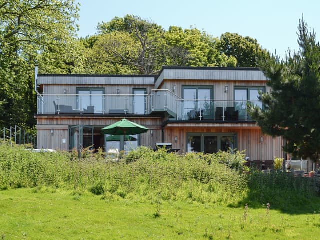 Stunning detached eco-build made of Canadian red cedar | Henry Oscar House, Winchelsea, near Rye