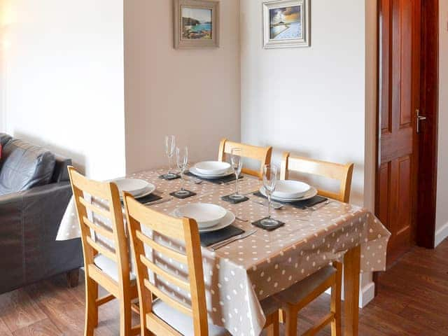 Wonderful dining table | Sunny Skies - Little Crugwallins, St Austell