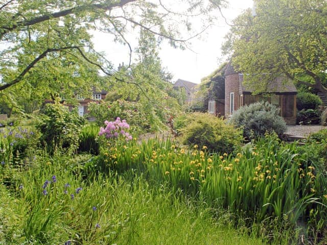 Wonderful property surrounded by mature gardens | Cowford Oast, Eridge Green, near Tunbridge Wells