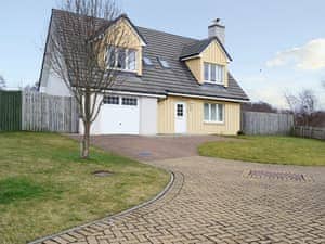 Spacious detached cottage in a quiet setting | Stags Neuk, Aviemore