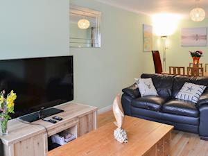 Spacious living/dining room with laminate flooring | Harbour View, Oban