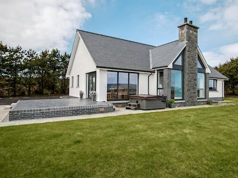 Stunning detached property | Quarter Acre House - Dinduff Lodge and Quarter Acre House, Low Dinduff, near Stranraer