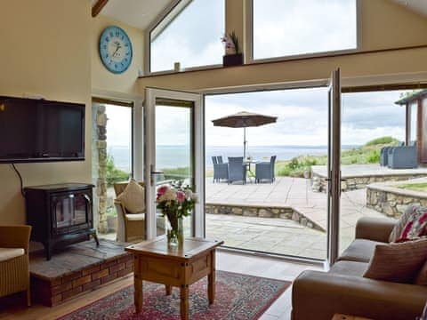 Lovely holiday home in a unique location with sublime views | Brynymor Cottage, Llangennith, near Swansea