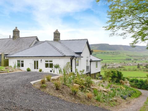 Contemporary holiday home in a stunning location | Ferncliffe Cottage, Thropton, near Morpeth