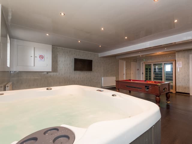 Hot Tub and sauna | Ocean View House, Blackpool