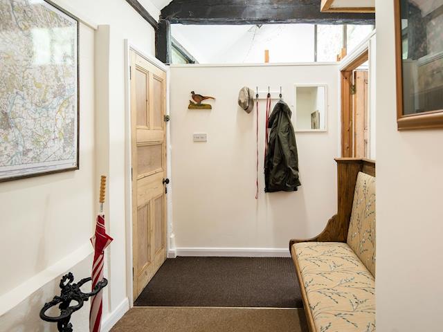 Spacious hallway with delightful decor | Pheasants Hill Old Byre, Hambleden, near Henley-on-Thames