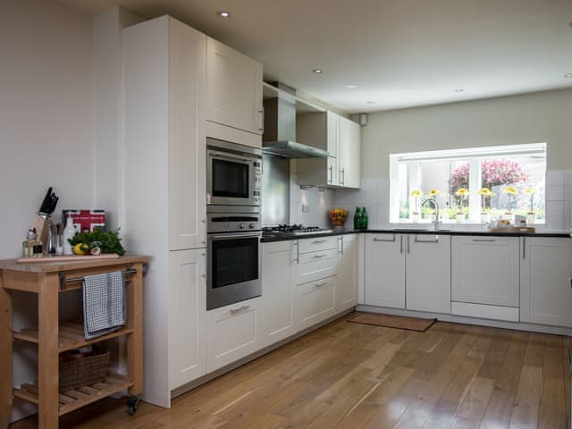 Well equipped kitchen | The Augusta House, Somerford Keynes