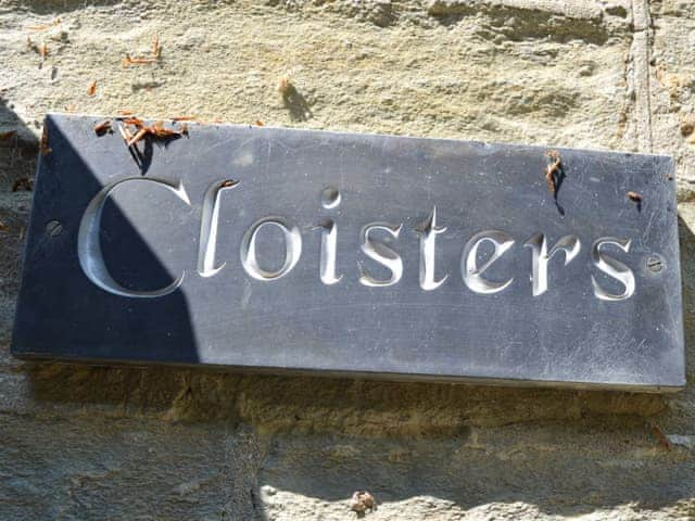 Entrance | Cloisters Cottage - Peregrine Hall Cottages, Lostwithiel