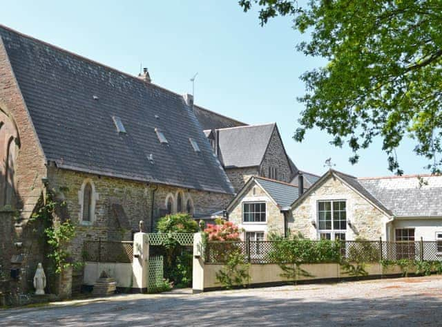 Peregrine Hall cottages | Cloisters Cottage - Peregrine Hall Cottages, Lostwithiel