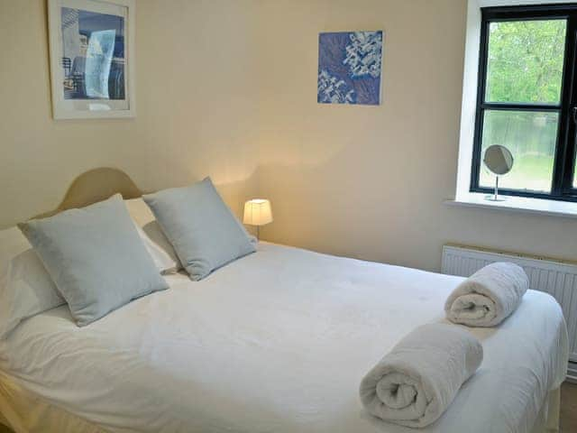 Comfortable double bedroom | Pond Cottage, Sedgehill, near Shaftesbury 