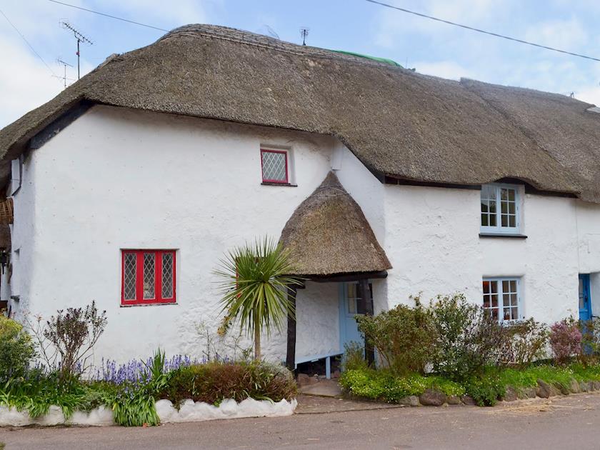Delightful 17th century thatched cottage | Lobster Cottage, Holcombe, near Dawlish