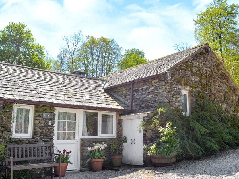 Charming holiday home | Lily Cottage, 