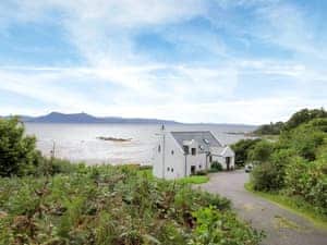 Wonderful property in a magnificent setting | Macinnisfree Cottage, Saasaig, Teangue, Isle of Skye