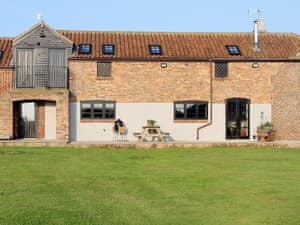 Attractive converted granary | Mullins Cottage - Lebberston Carr Farm, Lebberston, near Filey