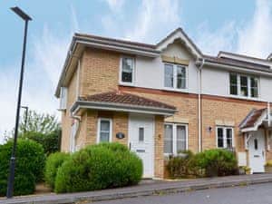 Stylish accommodation is set in a peaceful area  | Marina View, East Cowes