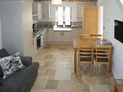 Convenient open-plan design | The Cob Barn - Longmeadow Farm, Shaldon, near Teignmouth