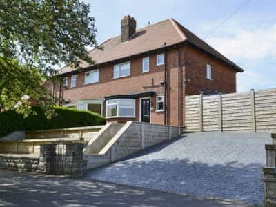 Delightful, semi-detached holiday home | Apple Tree House, Scarborough