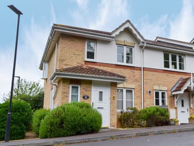 Stylish accommodation is set in a peaceful area | Marina View, East Cowes