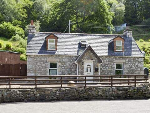 Traditional stone, detached cottage | Woodend, Fort William