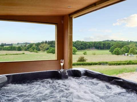 Hot tub | Dolview, Pen-y-Bont, near Llandrindod Wells