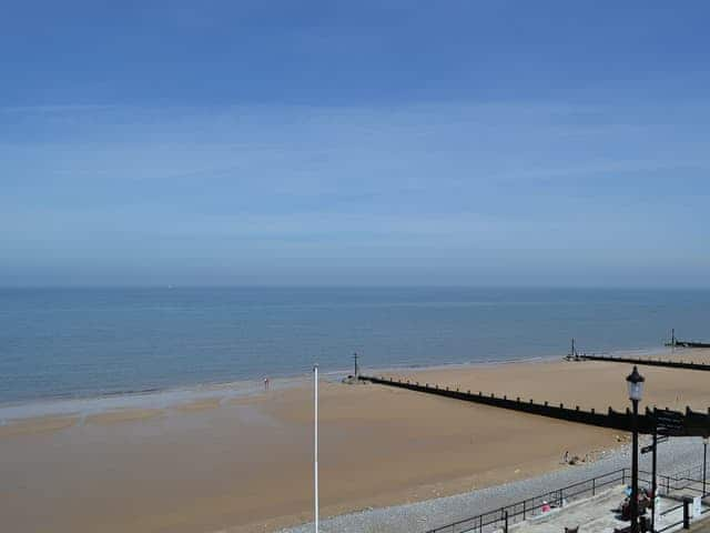 Sheringham&rsquo;s golden beaches