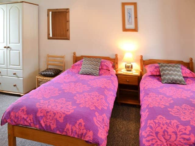 Cosy and bright twin-bedded room | Manacle View, St Keverne, near Helston