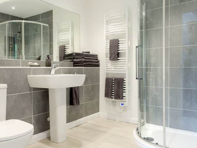 Wonderful shower room | The Signal Box, Loddiswell Station, near Kingsbridge