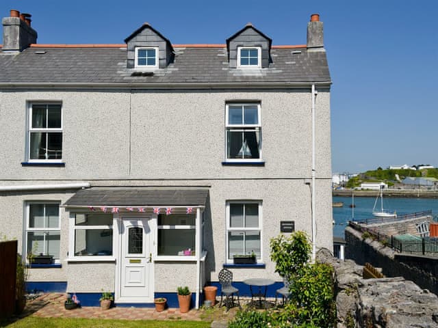 Lovely, semi-detached, coastal cottage | Providence Cottage, Turnchapel, near Plymouth