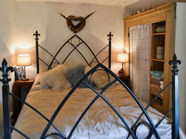 Master double bedroom | Dove Cottage, Barnard Castle