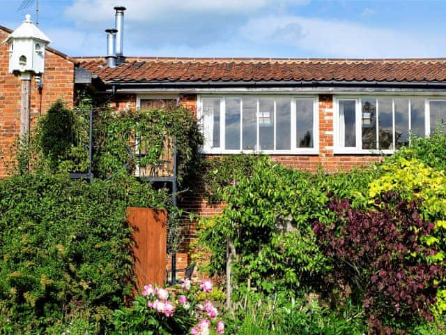 Exterior | Dove Cottage - Wissett Place Cottages, Halesworth