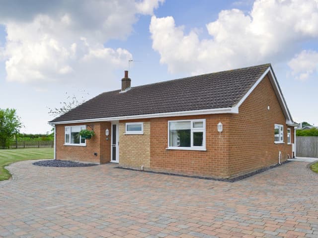 Lovely detached bungalow | Henrys Bungalow, Anderby, near Skegness