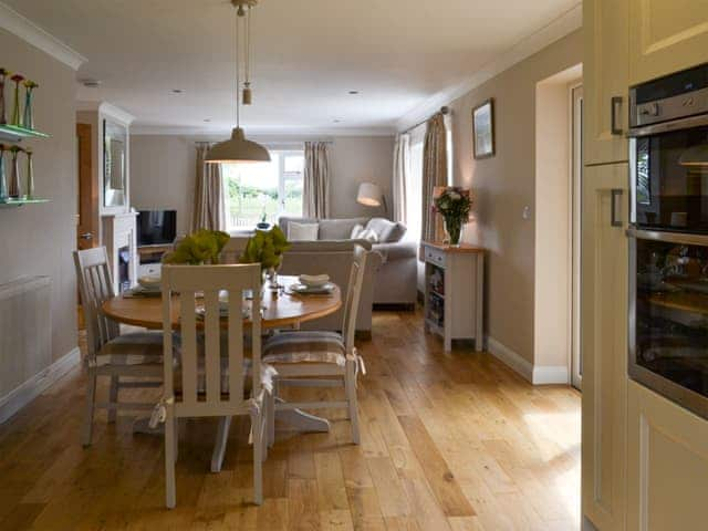 Dining area | Henrys Bungalow, Anderby, near Skegness