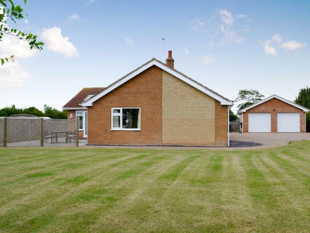 Exterior | Henrys Bungalow, Anderby, near Skegness